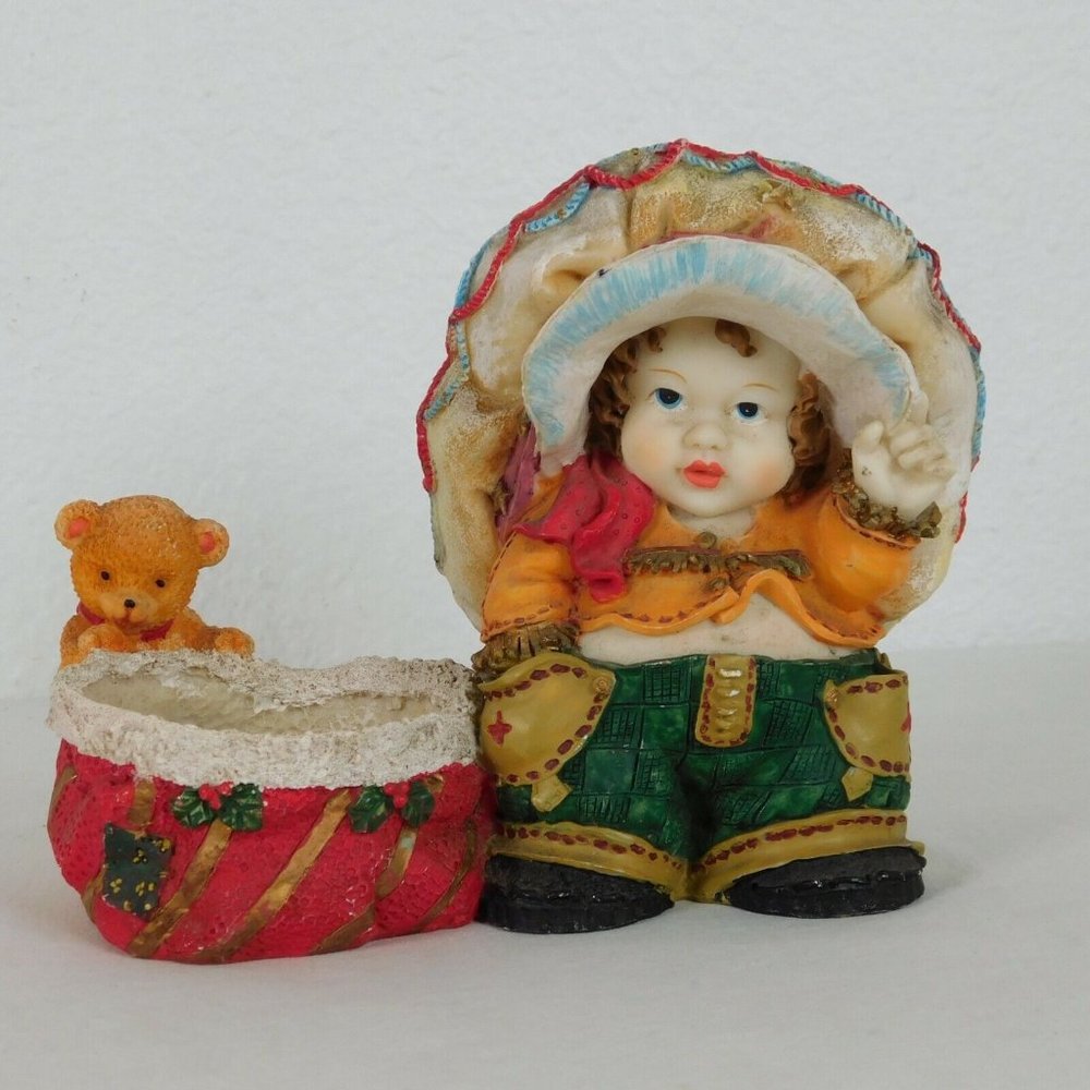 Girl Big Hat Green Jeans Orange Shirt Western Fringe Bag Bear Planter Outdoor